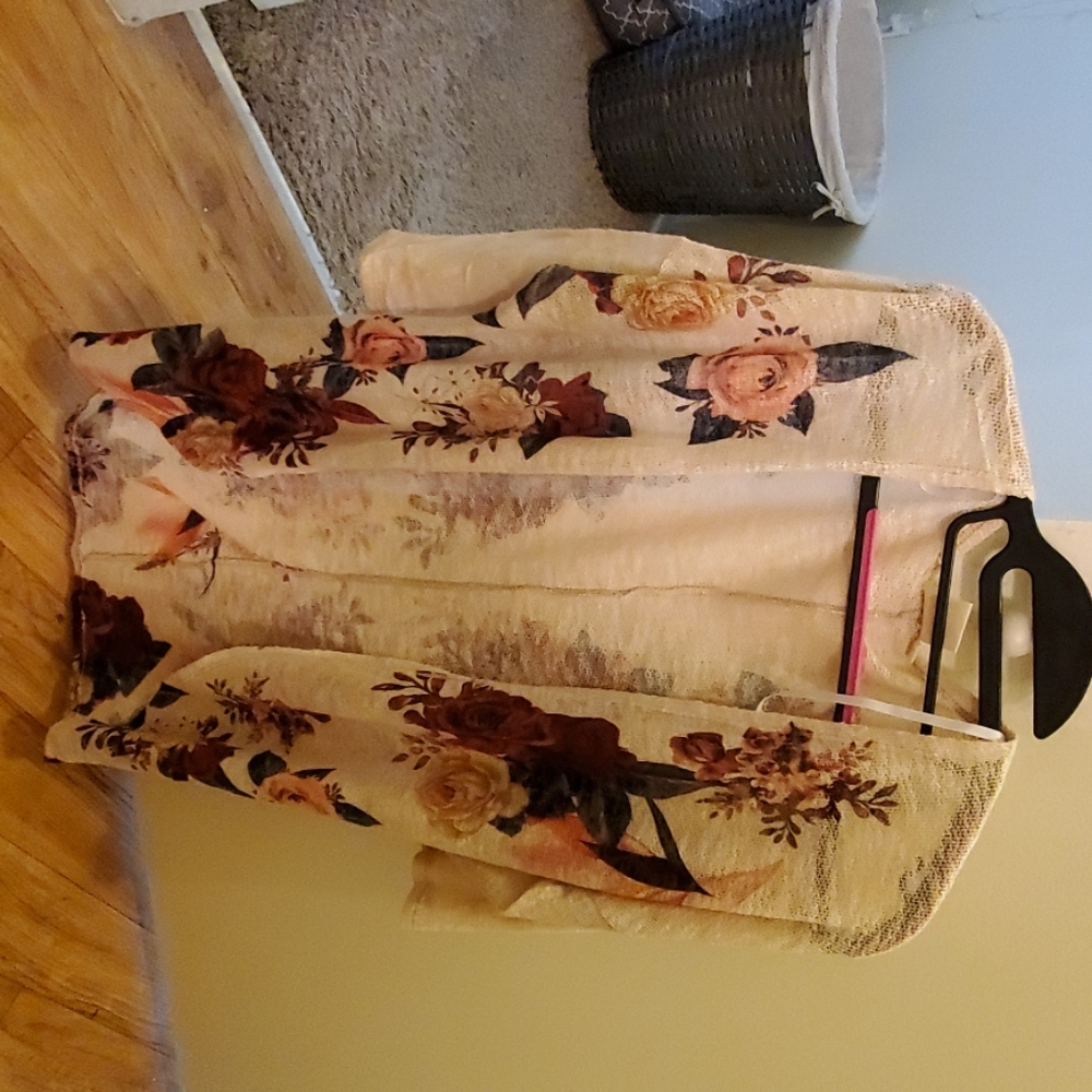 Floral kimono/cardigan